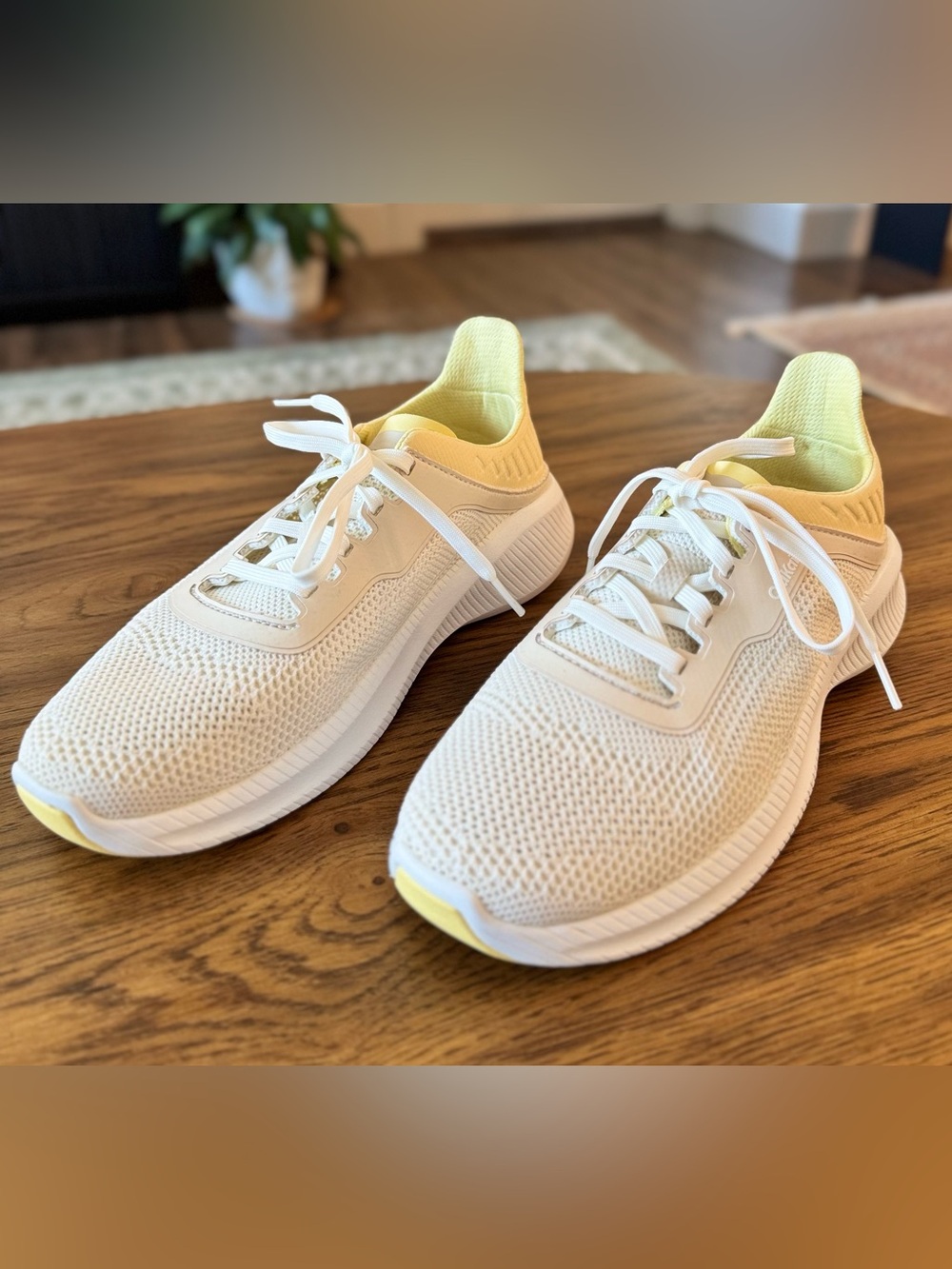 OluKai Women’s Island Hopper - Cream with Yellow Accents